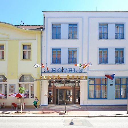 Hotel Zlata Stika Pardubice Exteriör bild