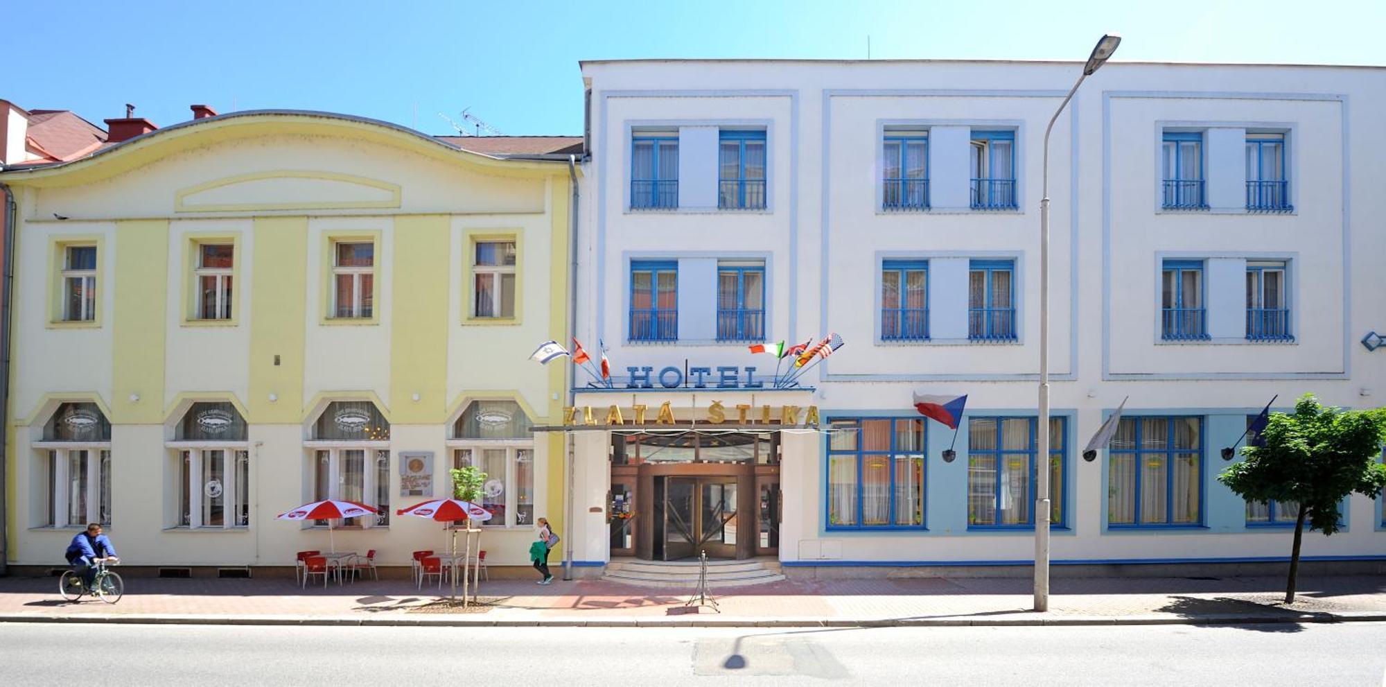 Hotel Zlata Stika Pardubice Exteriör bild