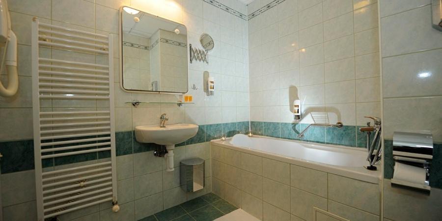 Hotel Zlata Stika Pardubice Exteriör bild