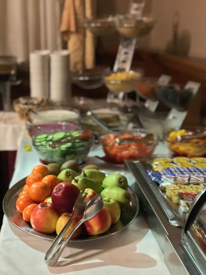 Hotel Zlata Stika Pardubice Exteriör bild